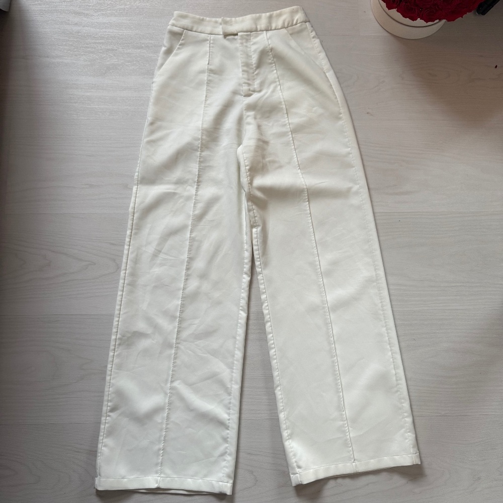 Classy write office wide leg pants, trousers. Pantsuits